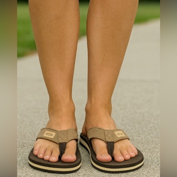 Fitory Men Tan and Black Sandals with Textured Sole size. 12 USA (A8).. - Picture 1 of 4